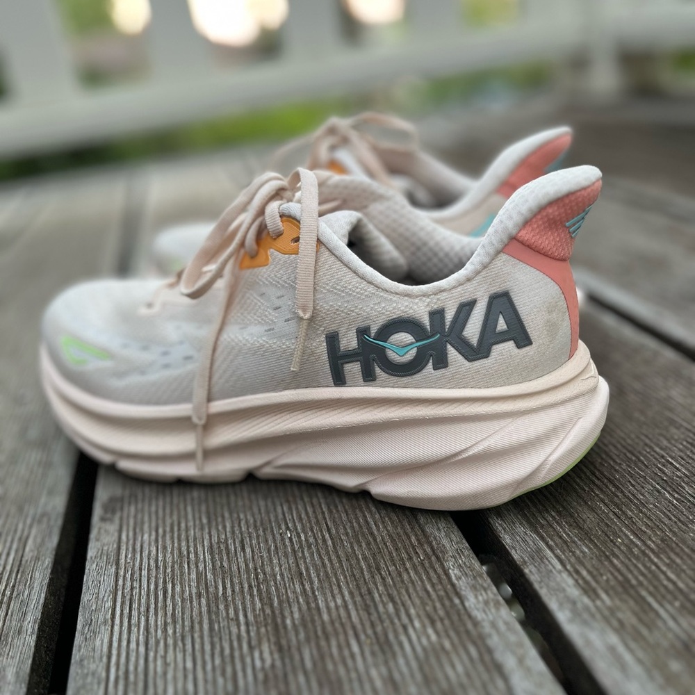 Women’s Hoka Clifton 9 (size 9.5)